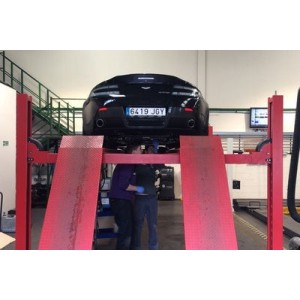 Tubi Di Sostituzione Del Catalizzatore Secondario Aston Martin V12 Vantage 2009 On Quicksilver